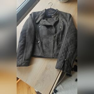 Banana Republic Women's Olive Green Suede Jacket - Excellent Condition